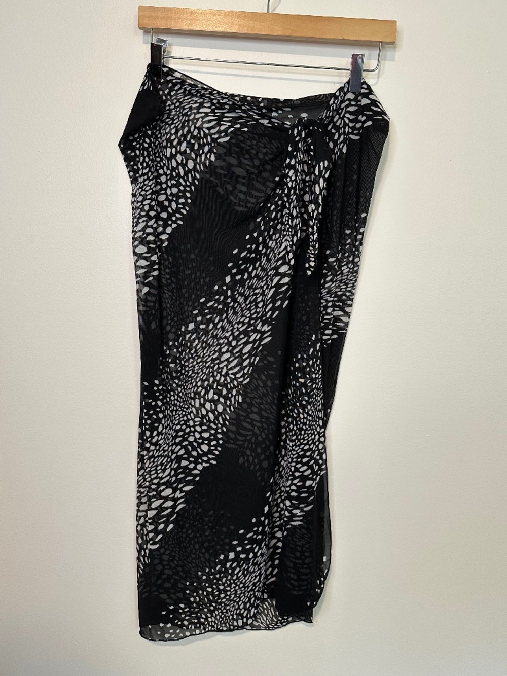 Black and White Mesh Cover Up Wrap Skirt Sarong OS Swimsuits For All